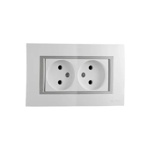 Розетка 2-я б/у со вставкой белый Mono Electric MONTE 105-010111-121 Розетка 2-я б/у со вставкой белый Mono Electric MONTE 105-010111-121