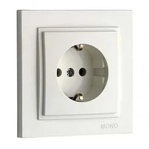 Розетка MONO ELECTRIC Despina 1-я белая с заземлением 102-190021-117