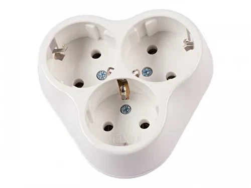 Розетка LUXEL 3-я из заземл. белая 1021 Розетка LUXEL 3-я из заземл. белая 1021