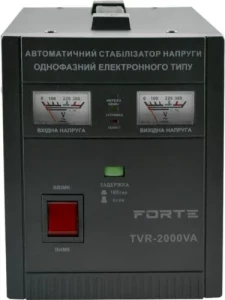 Стабилизатор напряжения FORTE TVR-2000VA релейного типа, мощность 2000 Ва точность 8%