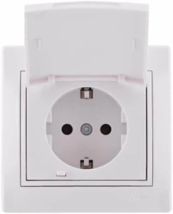 Розетка LEZARD Mira 1-я белая с заземлением, с крышкой 701-0202-123B